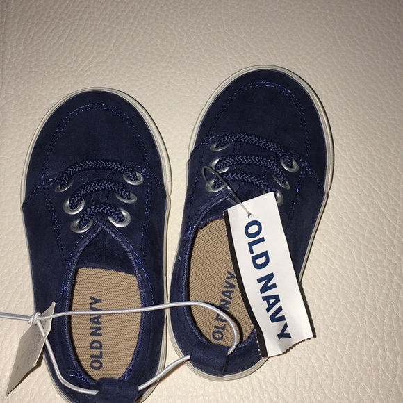 Toddlers size 5 Suede OLD NAVY SNEAKERS - Picture 4 of 6